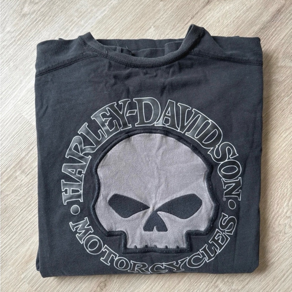 Harley-Davidson Black Long Sleeve with Grey Skull Graphic